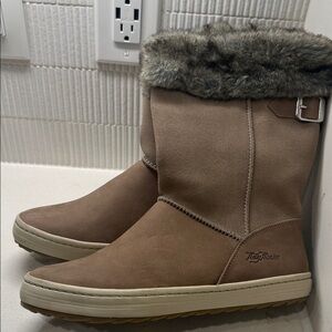 Women's Brown Fur-Trimmed Boots
